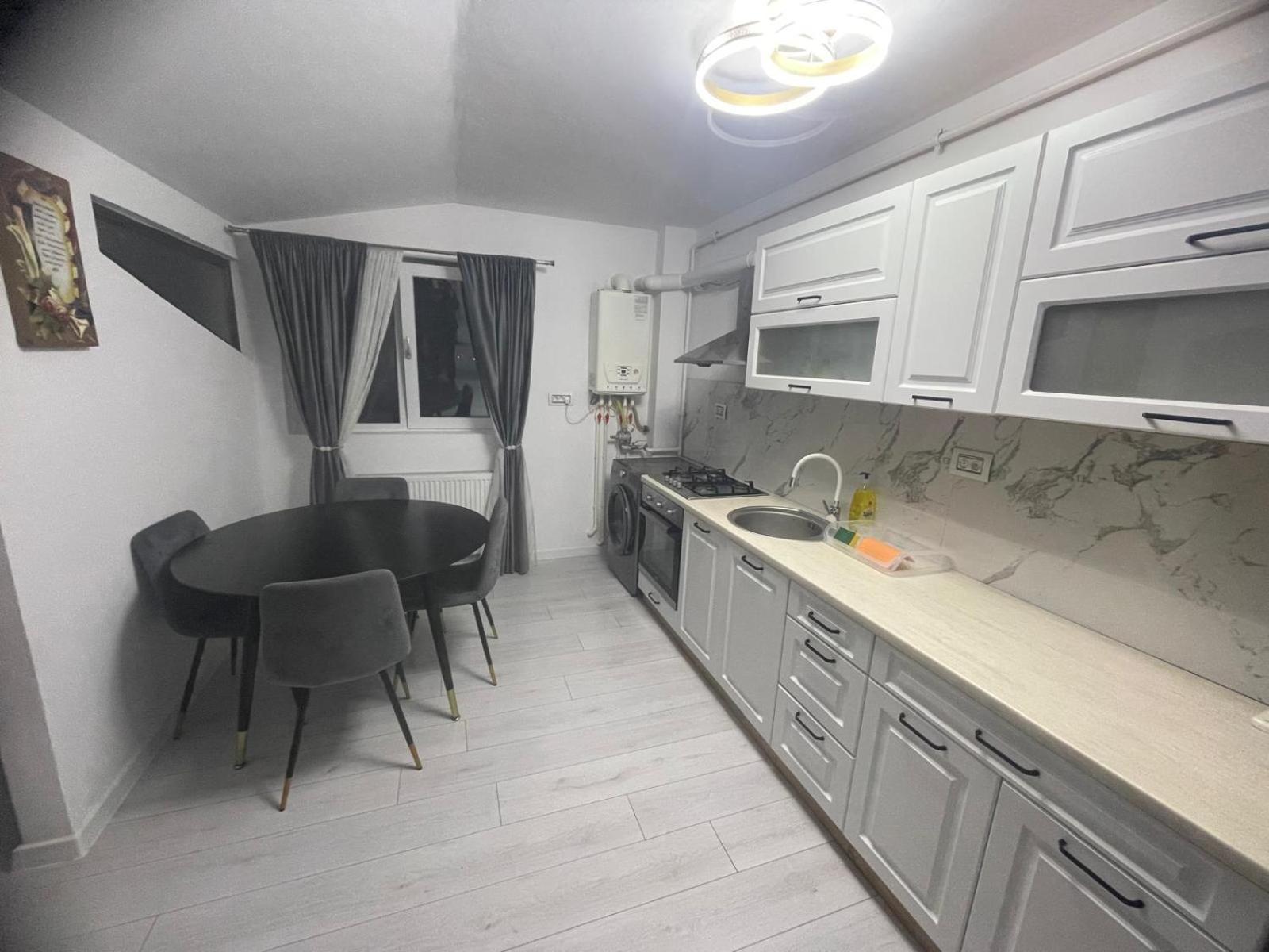 Apartament 2 Camere Tirgu Jiu Târgu Jiu Exterior foto